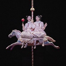 LES SOEURS HILTON